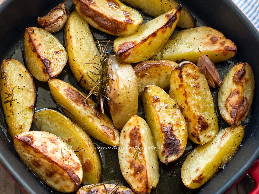 Patate al forno - Ricetta Patate al forno croccanti