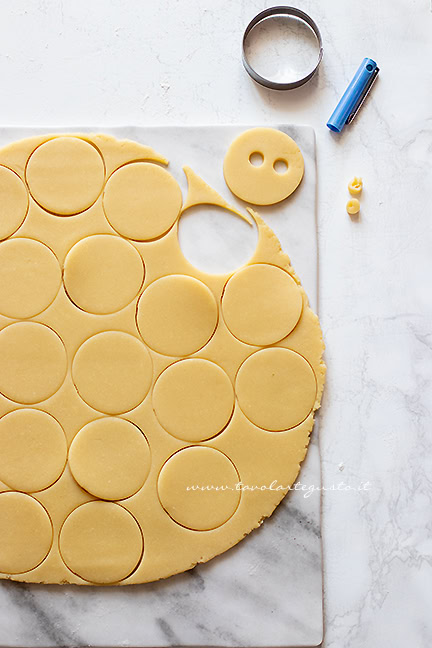 formare i biscotti teschio