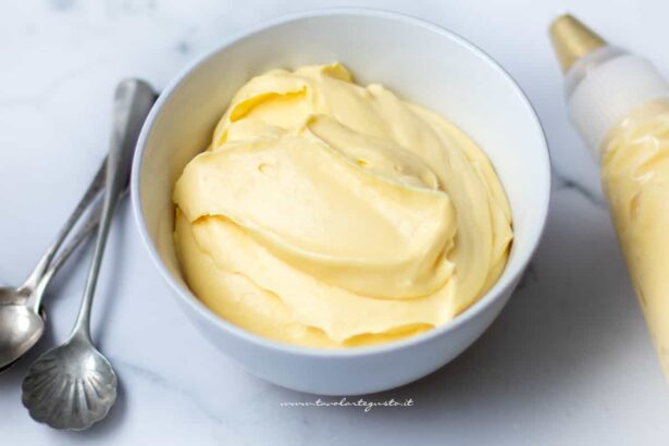 crema diplomatica