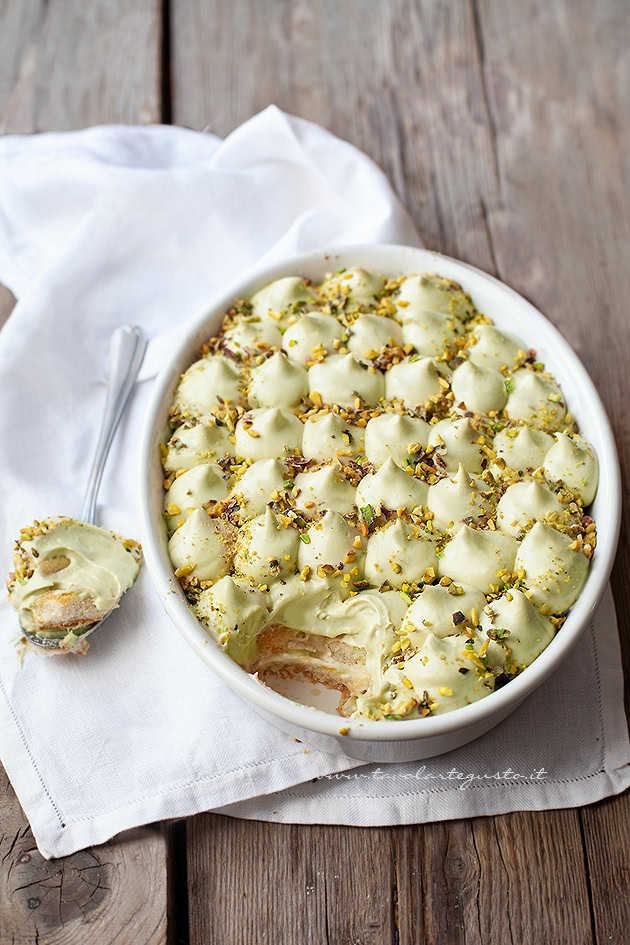 Tiramisù al pistacchio senza caffè ricetta