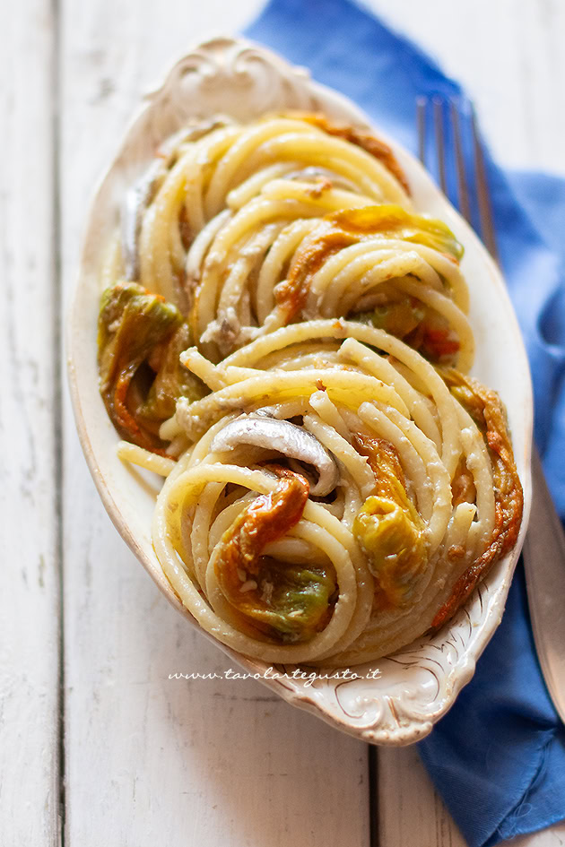 ricetta pasta con fiori di zucca