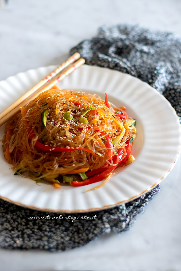 spaghetti di soia con verdure