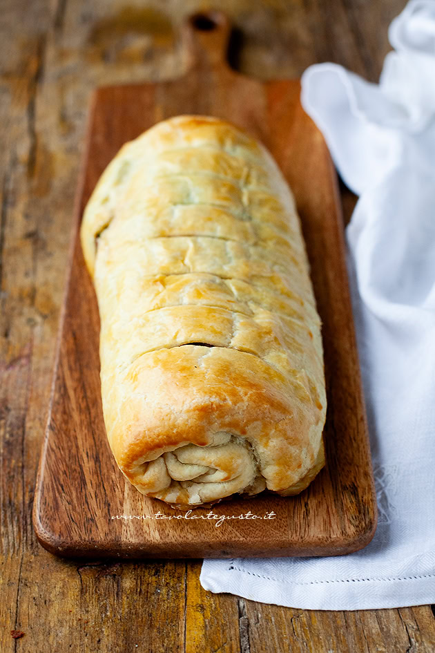 strudel salato appena sfornato