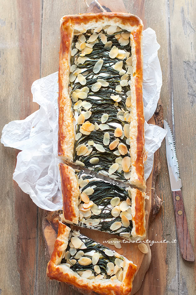 ricetta torta salata con agretti