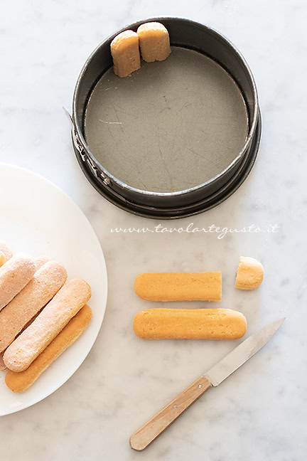 corona di savoiardi per fare la torta charlotte