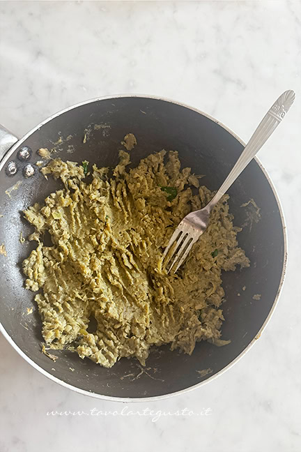 carciofi stufati e schiacciati per polpette