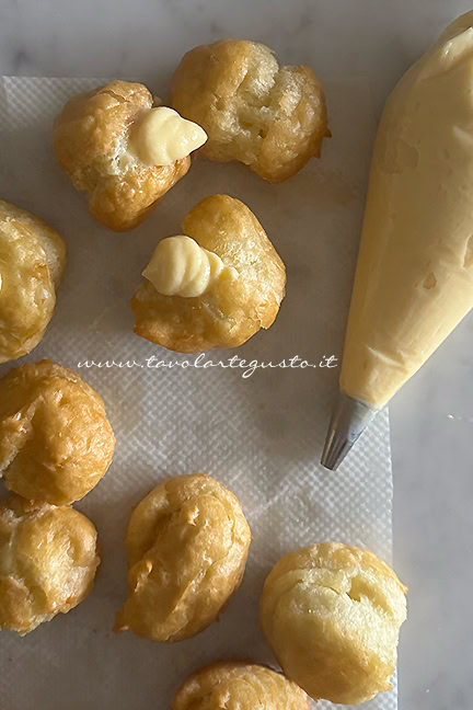 farcire i bignè di san giuseppe