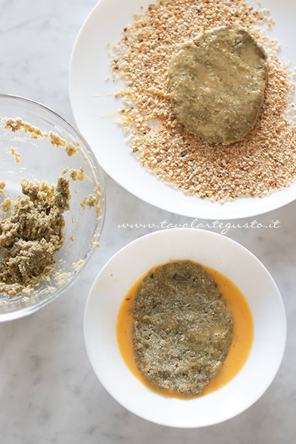 panare le cotolette di carciofi