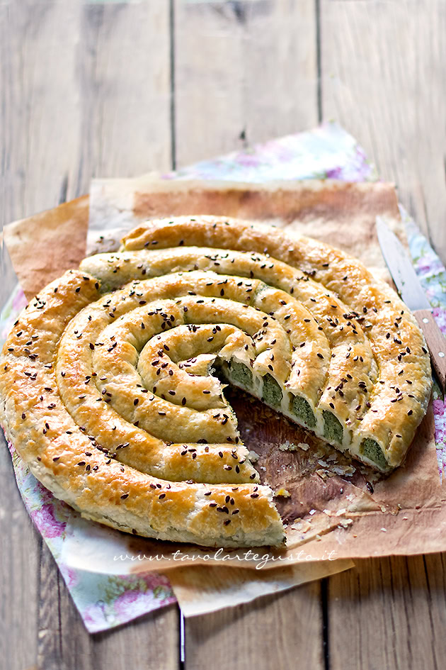 Ricetta torta girella di pasta sfoglia salata