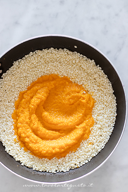 cuocere il risotto nella crema di carote