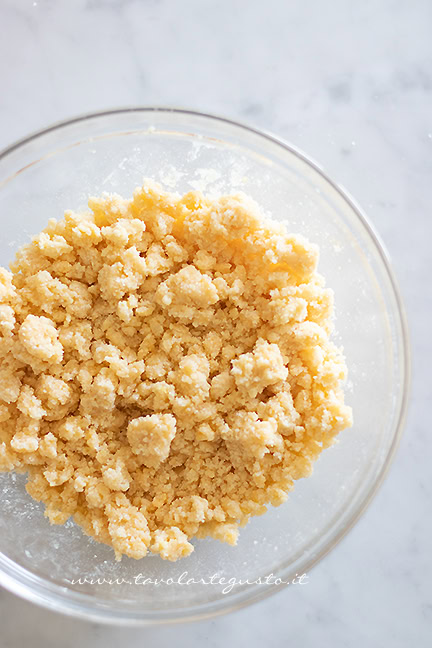 frolla sbriciolata per sbriciolata alla crema