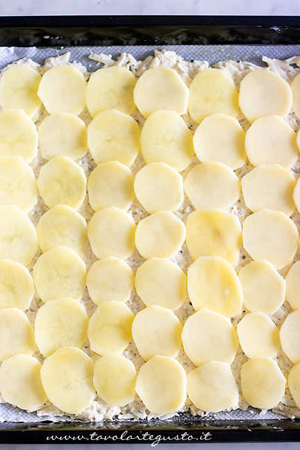 guarnire la schiacciata di patate