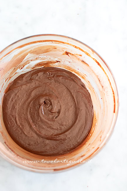 impasto al cioccolato dei biscotti tenerini