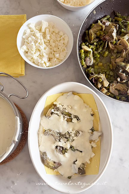 preparare le lasagne asparagi e carciofi