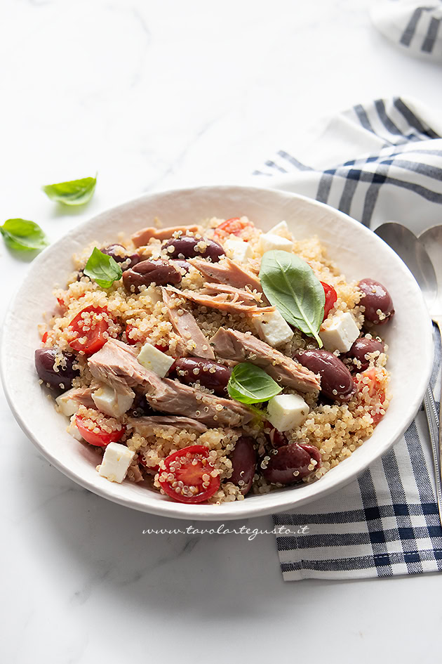 ricetta quinoa con tonno e olive
