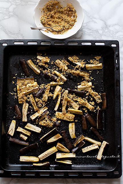 preparare i bastoncini di melanzane al forno