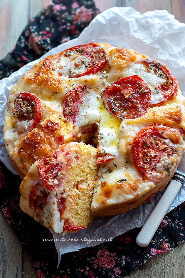 torta salata stracchino e pomodori soffice