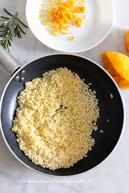 preparare il risotto agli agrumi