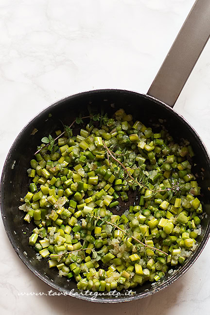 cuocere gli asparagi per risotto agli asparagi