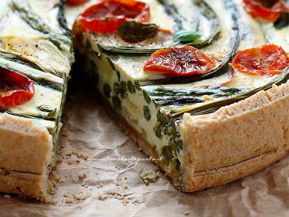 torta salata con asparagi