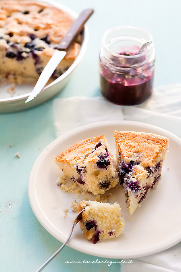fette di torta ai mirtilli